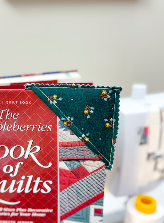 Hunter Green Floral Raw Edge Corner Bookmarks