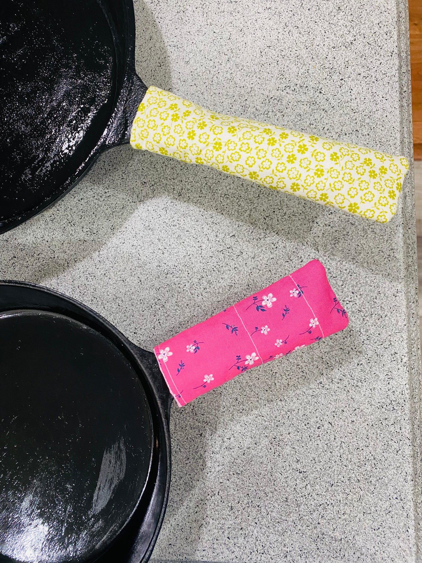 4" Quilted Skillet Handle Cover Set of 2 Blue Daisy
