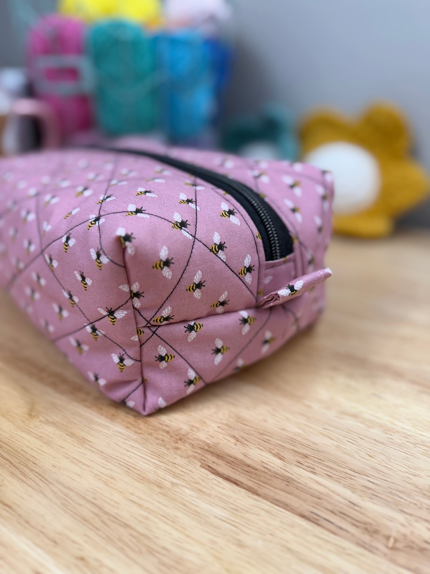 Mauve Bee Large Quilted Bow Bag