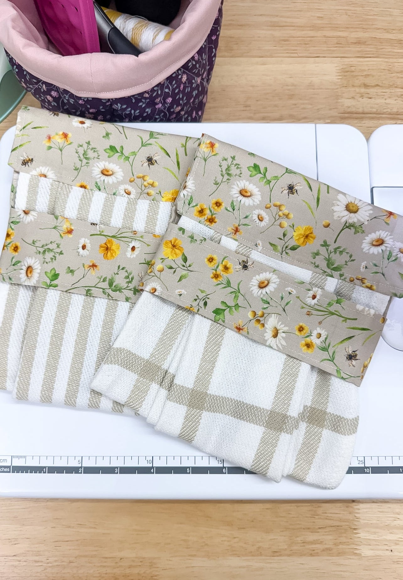 Hanging Dish Towel SET of 2 Wildflower Bees Beige Plaid