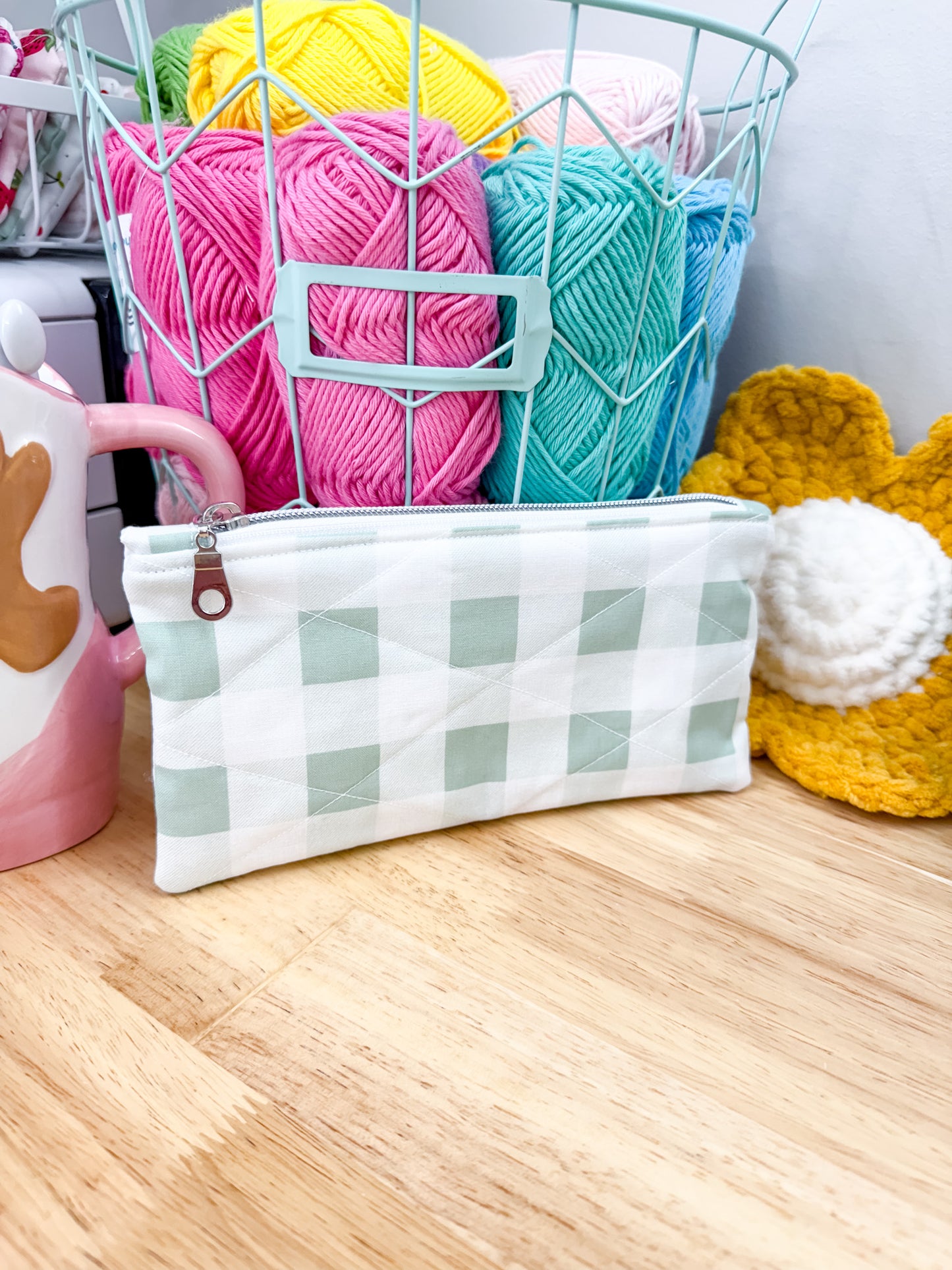Green Checkered Flat Quilted Bow Pouch