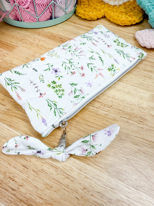 White Wildflower Flat Quilted Bow Pouch