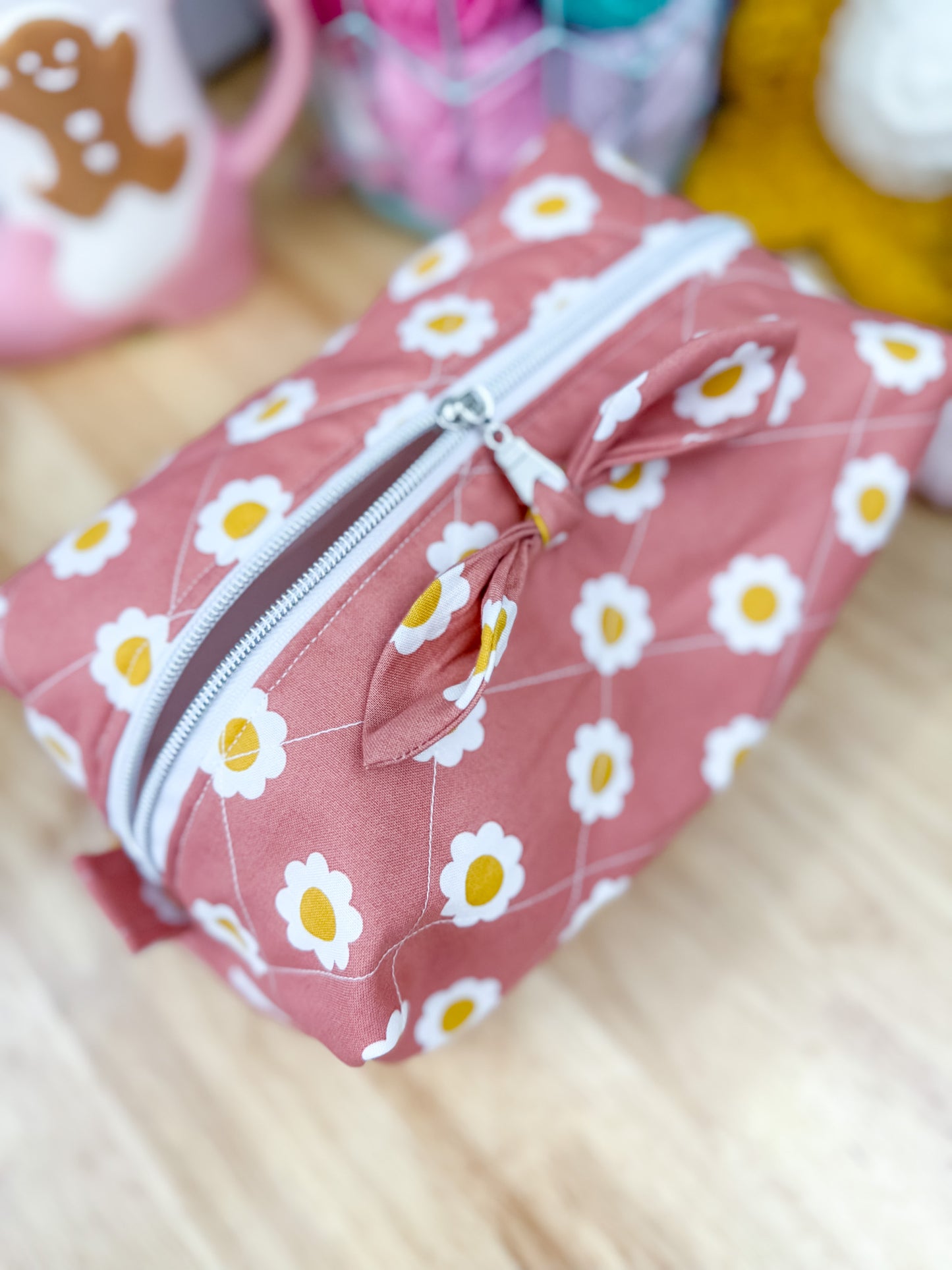 Daisy Quilted Boxy Bow Bag
