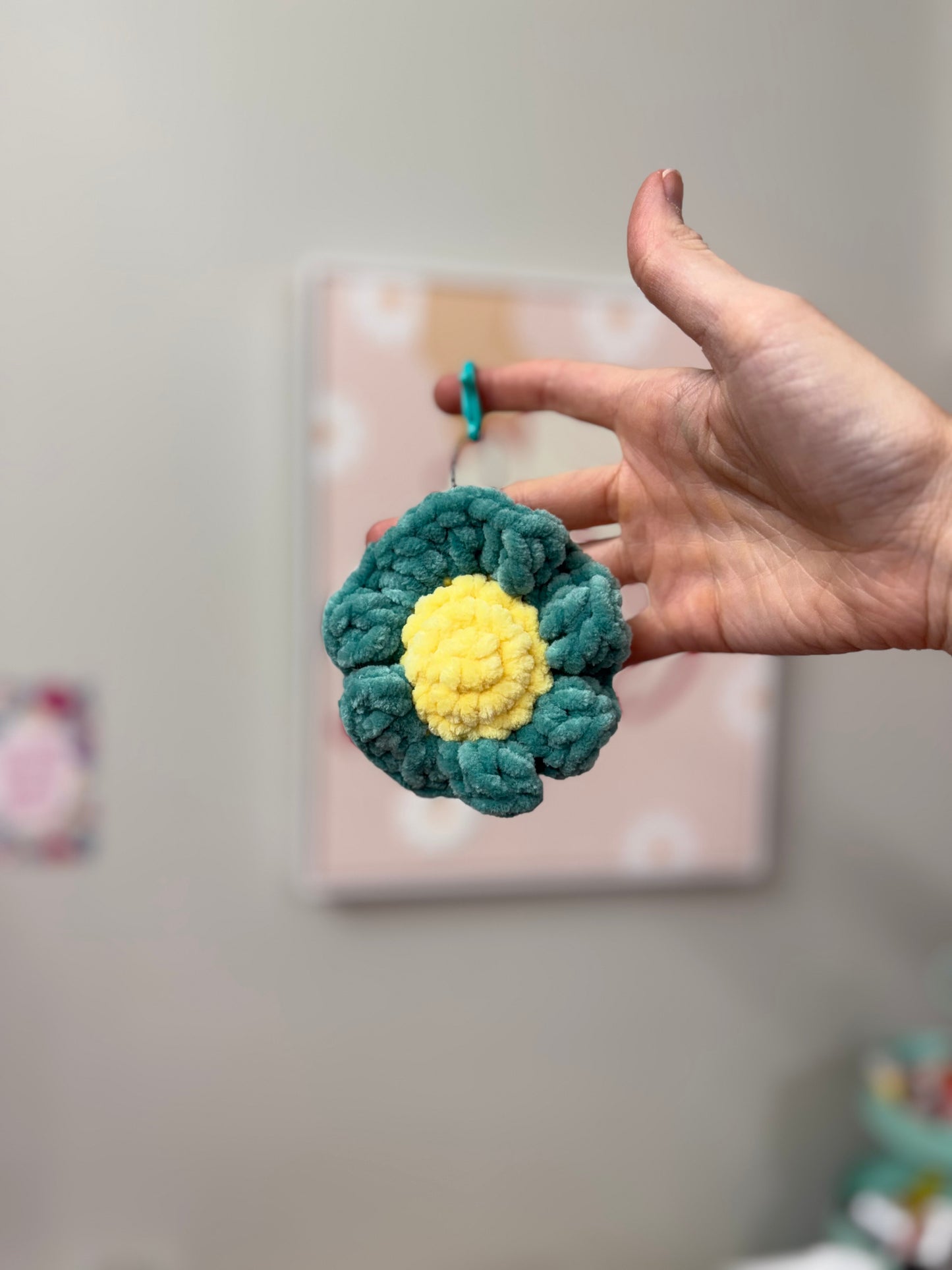 Daisy Flower Keychain