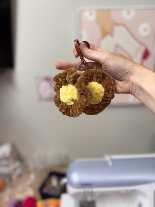 Daisy Flower Keychain Brown/Yellow