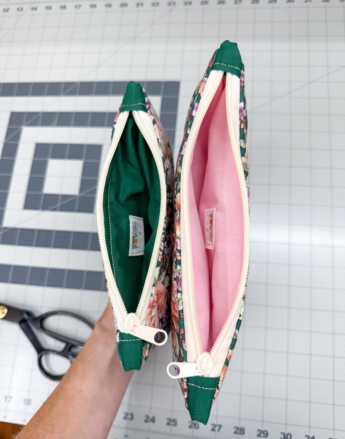 Vintage Quilted Flat Pouch Green Rose
