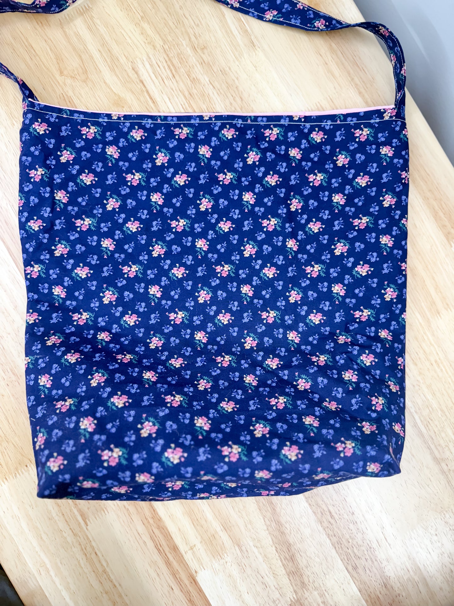 Nana Adjustable Tote Bag Navy Pink Heart Floral