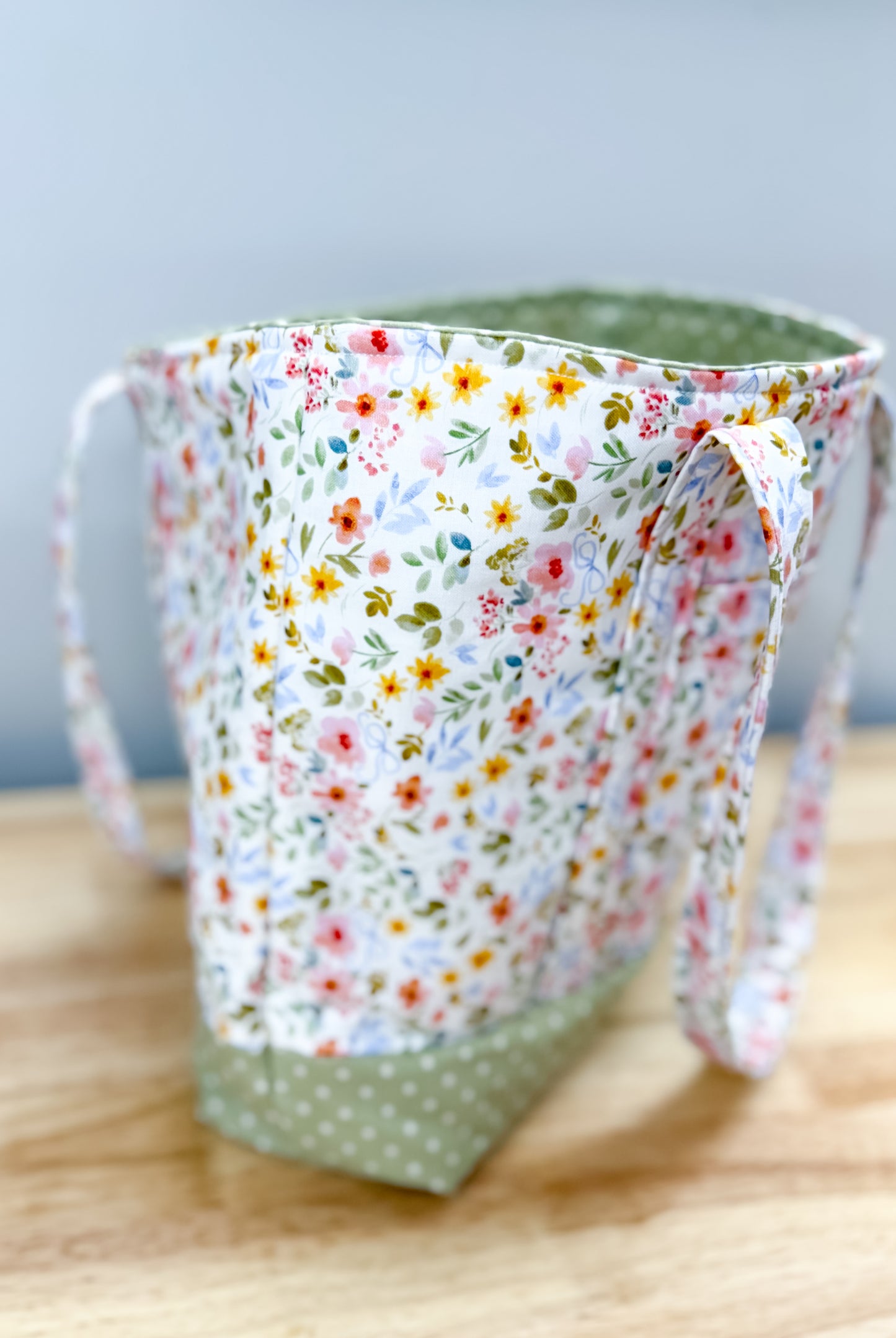 Sage Bow Floral Memaw Pocket Tote Bag 2 (Medium)