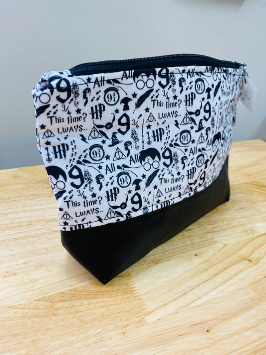 Black & White HP Pouch with Leather Base