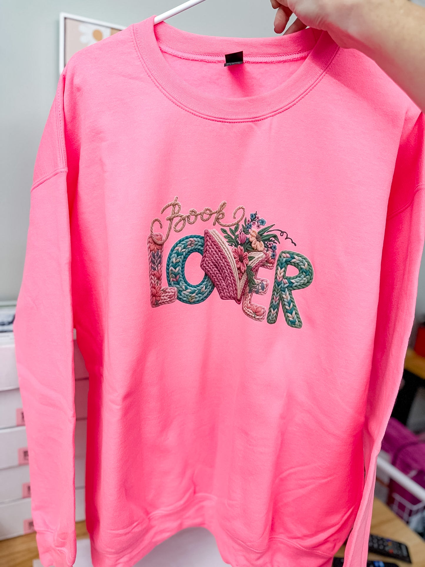 Book Lover Pink Sweatshirt XL