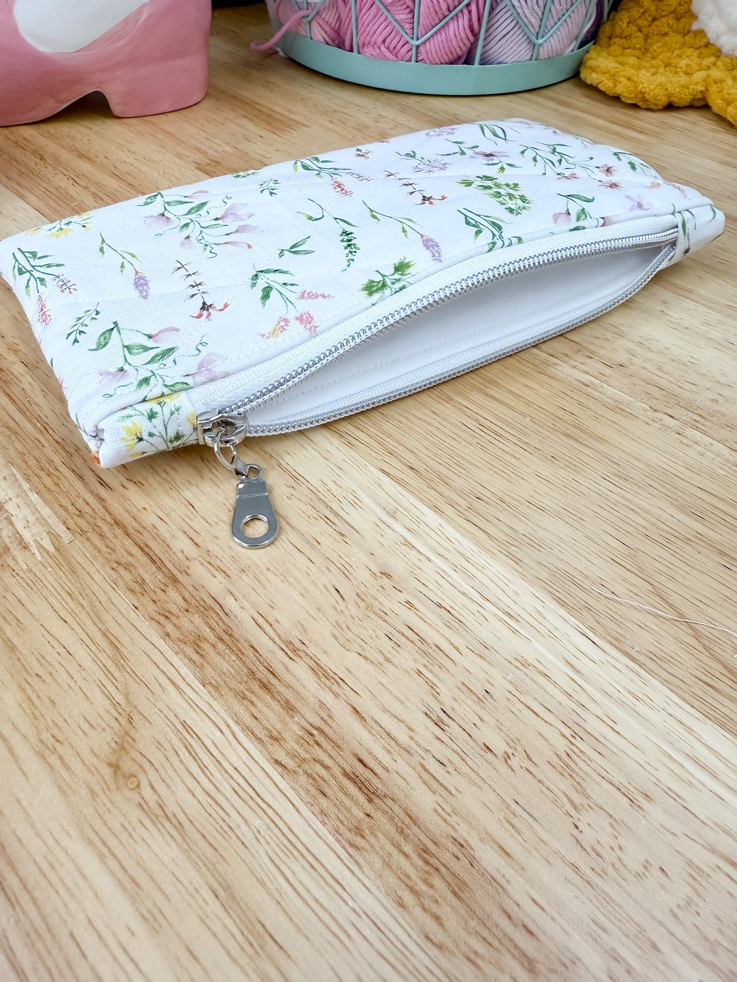 White Wildflower Flat Quilted Bow Pouch