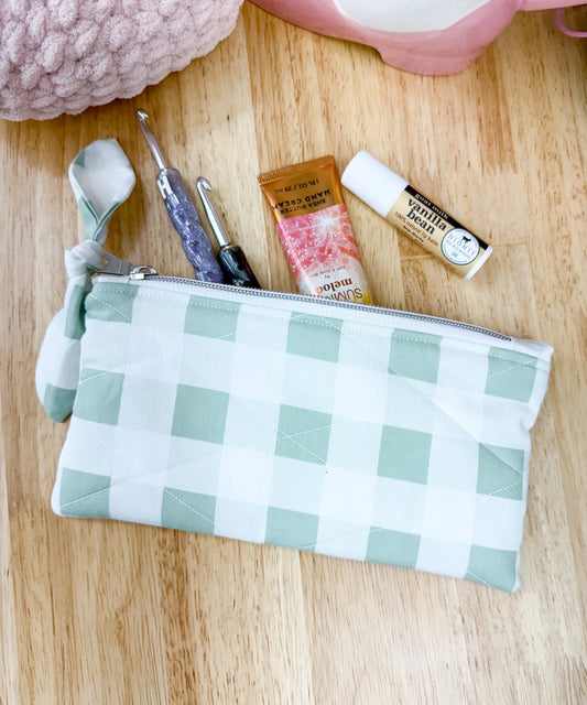 Green Checkered Flat Quilted Bow Pouch