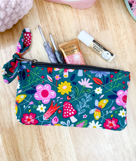 Green Mushroom Flat Quilted Bow Pouch