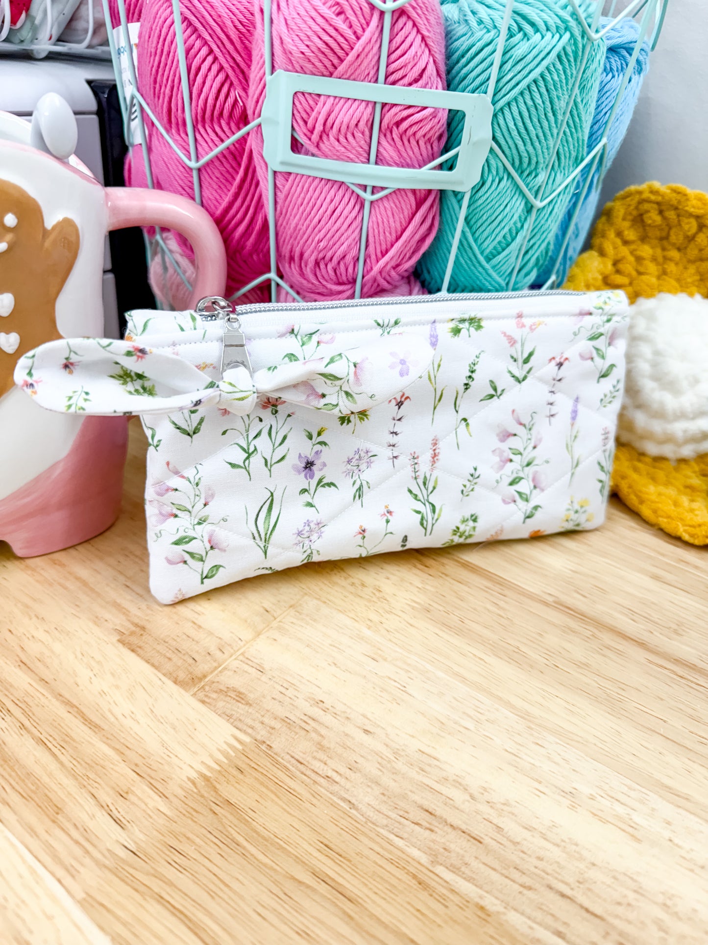 White Wildflower Flat Quilted Bow Pouch