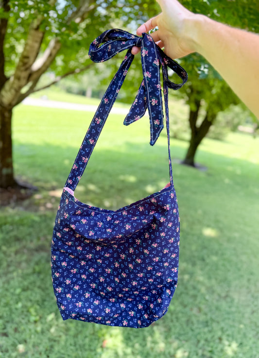 Nana Adjustable Tote Bag Navy Pink Heart Floral