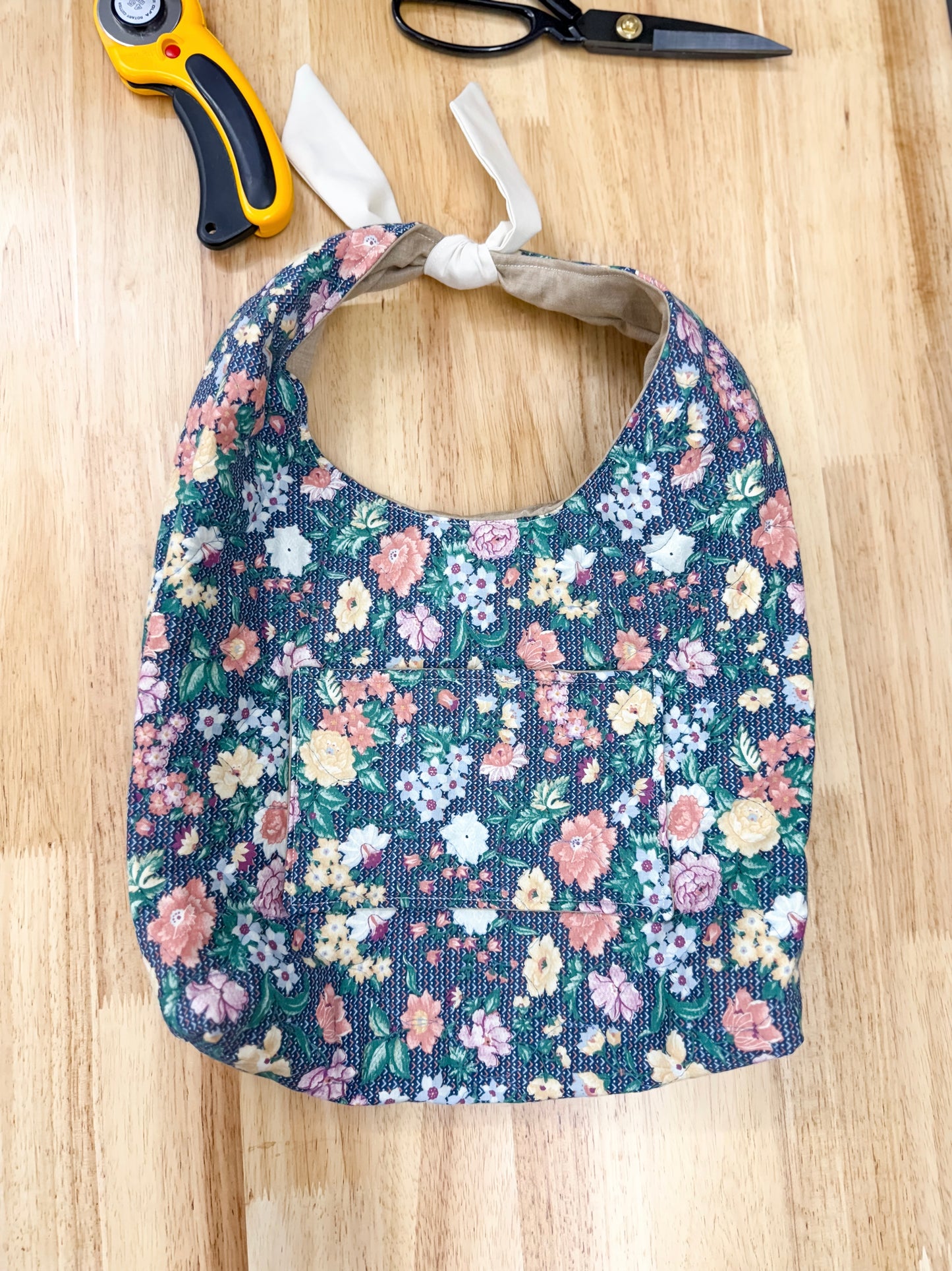 Gigi Quilted Slouchy Bag Small Blue Rose Floral