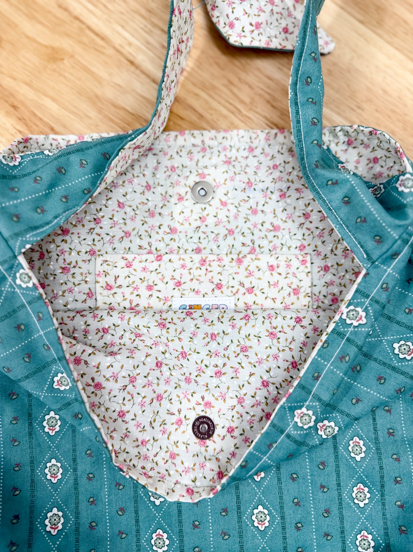 Nana Adjustable Tote Bag Green Victorian Stripe