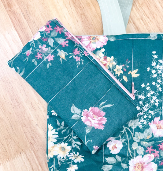 Cottage Green Vintage Quilted Flat Pouch