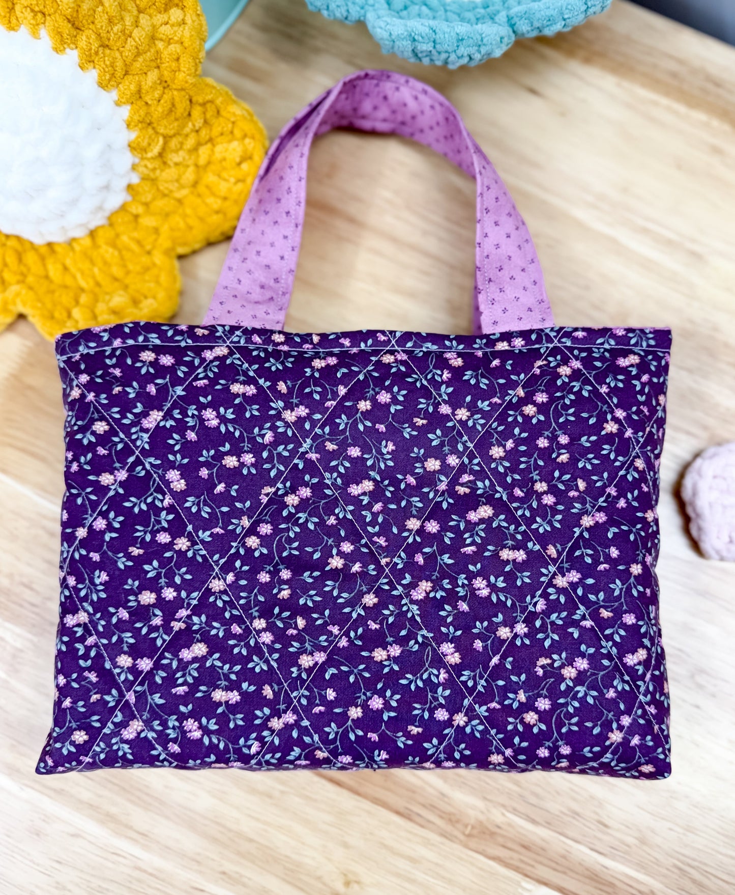 Quilted Book Sleeve w/Handles Plum Purple
