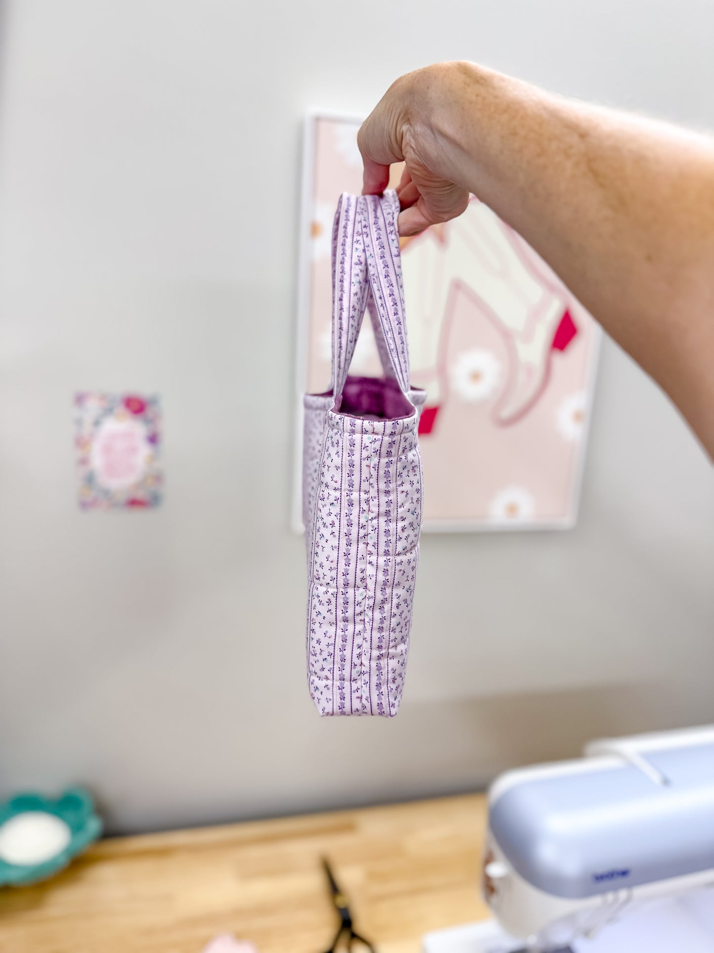 Quilted Book Sleeve w/Handles Ditsy Purple