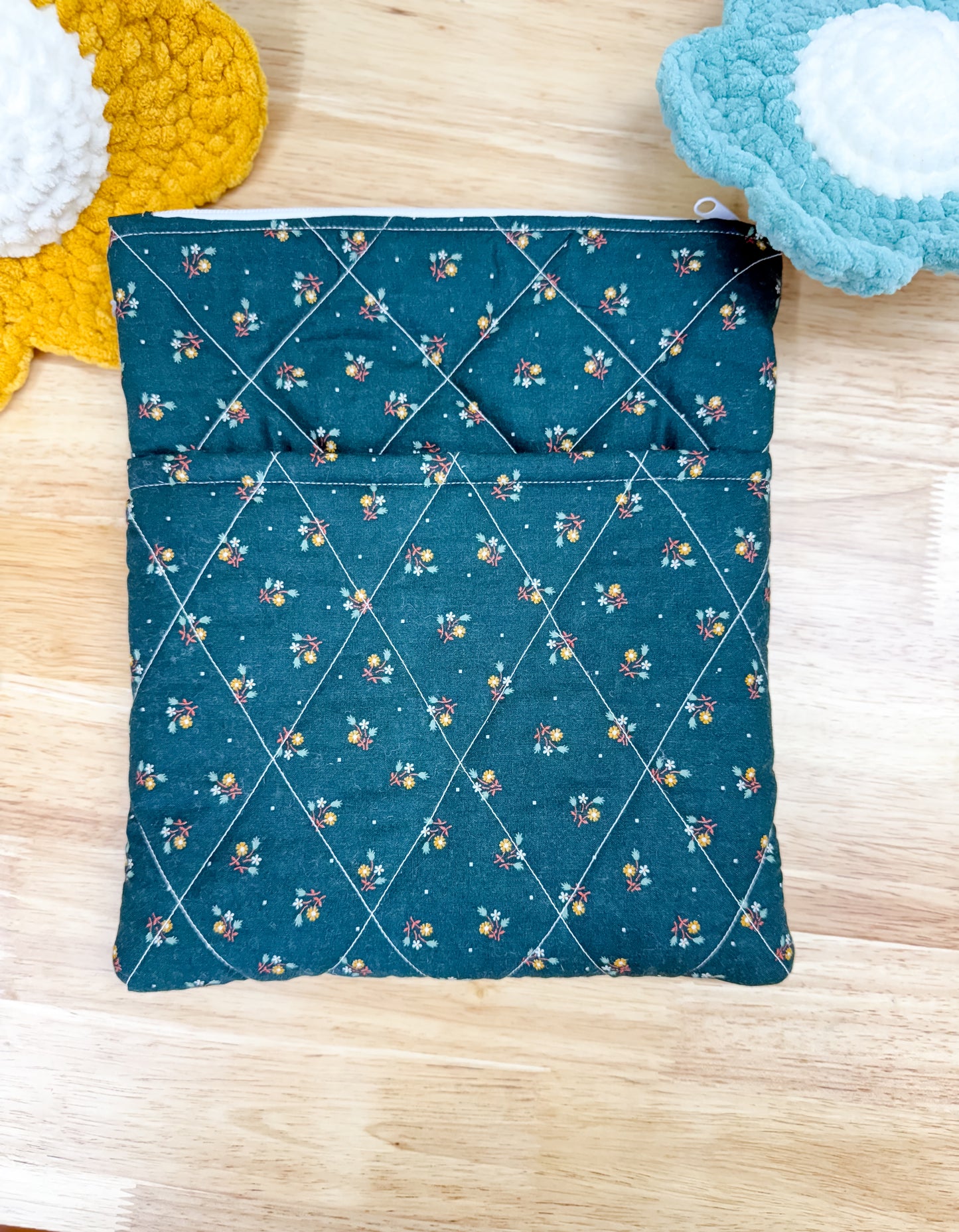 Zippered Quilted Book Sleeve Hunter Green