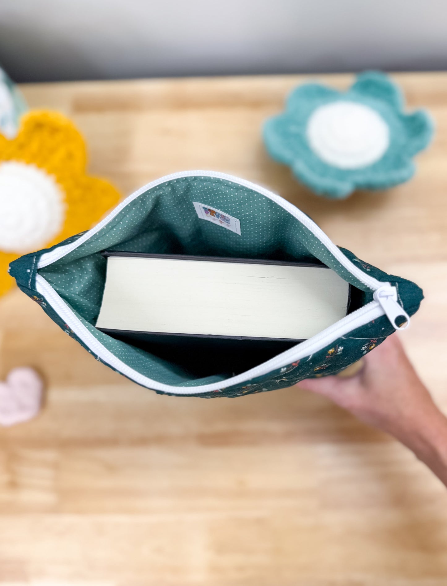 Zippered Quilted Book Sleeve Hunter Green