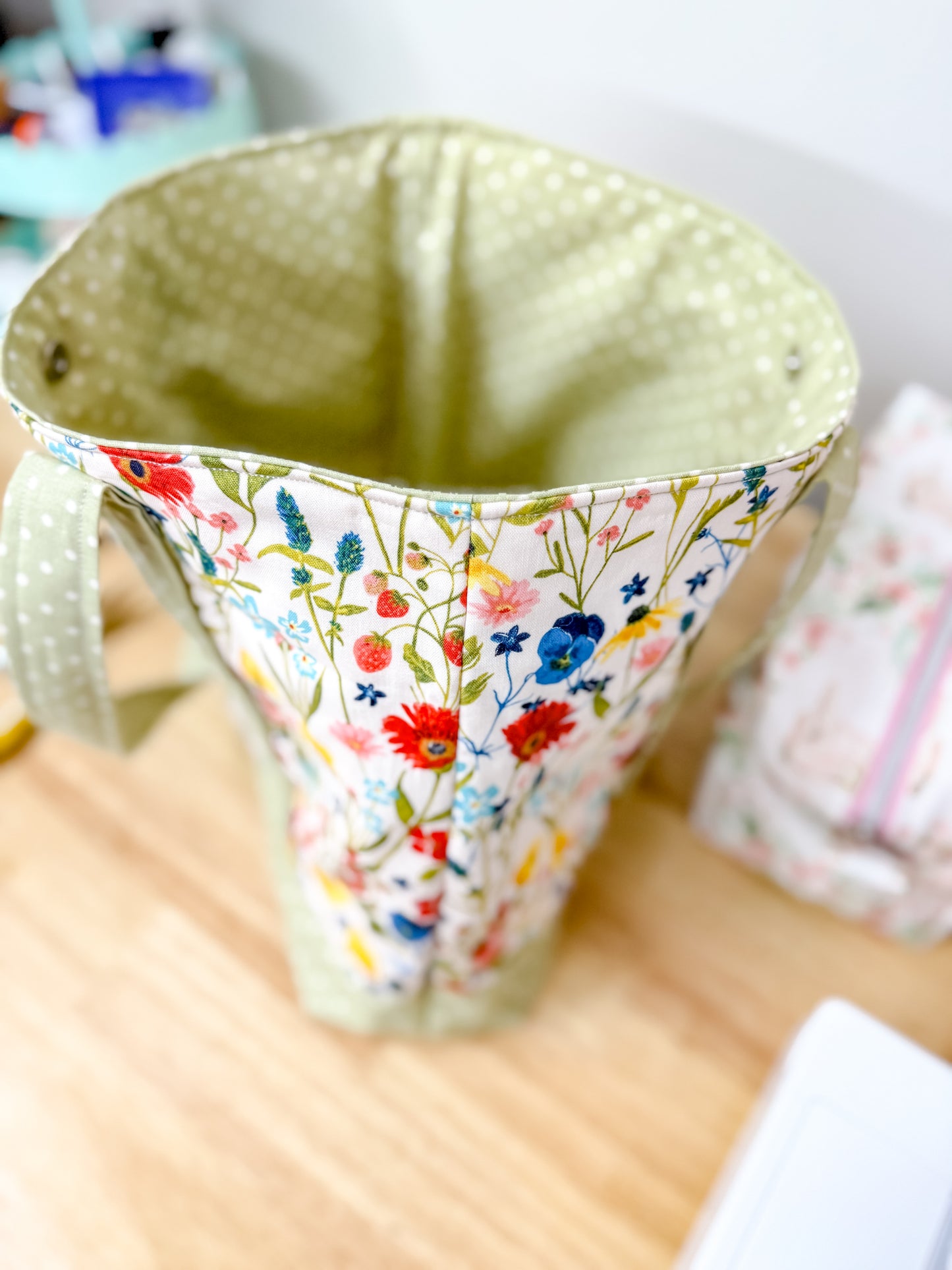 Fall Wildflowers Memaw Medium Pocket Tote Bag