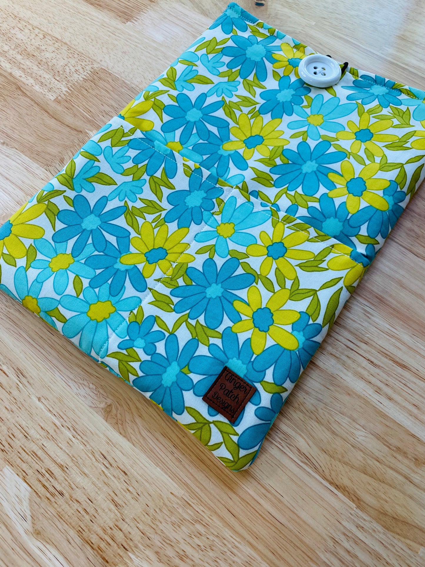 Large Book Sleeve with Pockets, Blue Daisy Book Cover with Closure, Padded iPad Cover