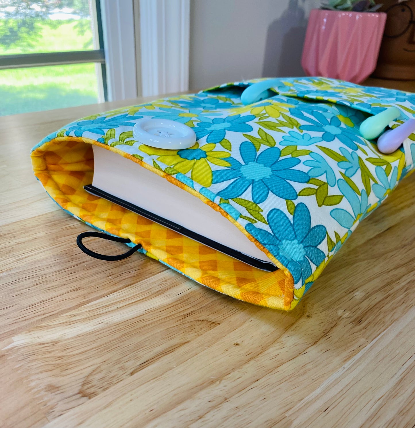 Large Book Sleeve with Pockets, Blue Daisy Book Cover with Closure, Padded iPad Cover